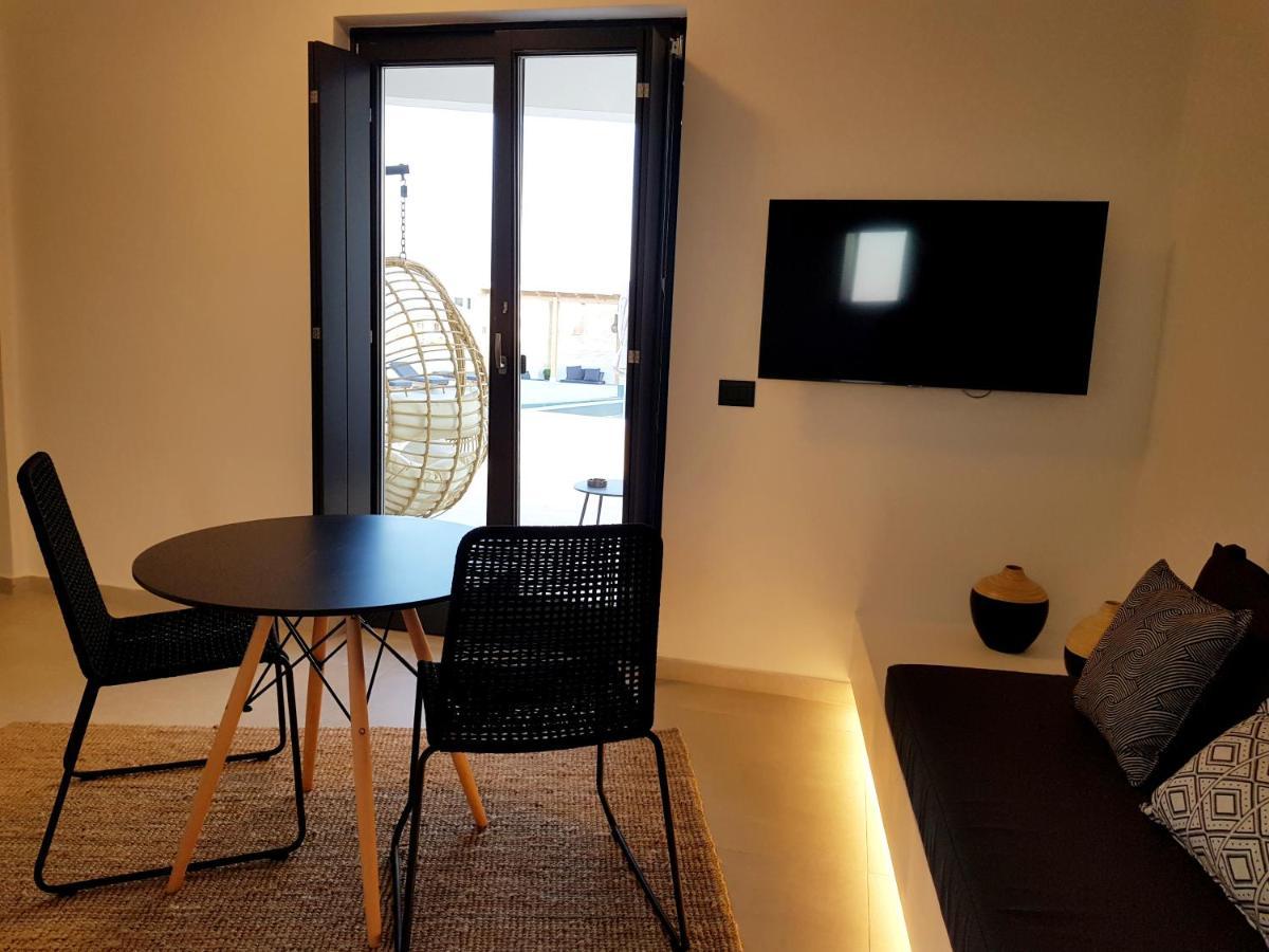Mylithos Suites Monólithos Eksteriør billede